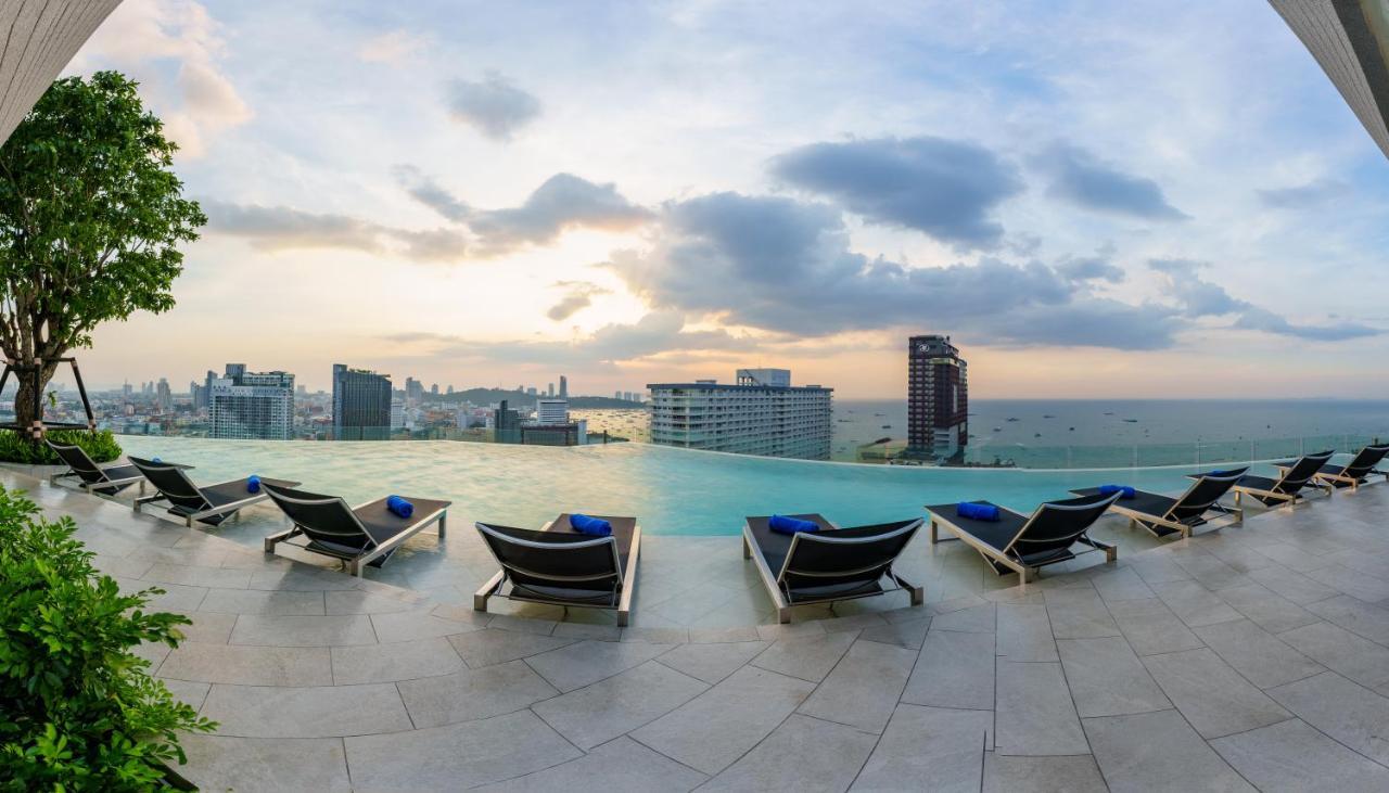 Somerset Паттая Екстер'єр фото The rooftop pool at the U Sathorn