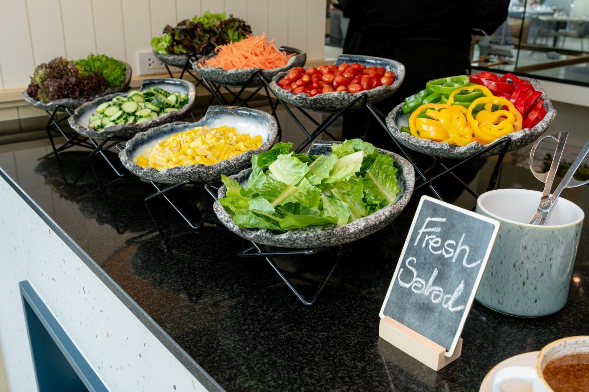 Somerset Паттая Екстер'єр фото A salad bar